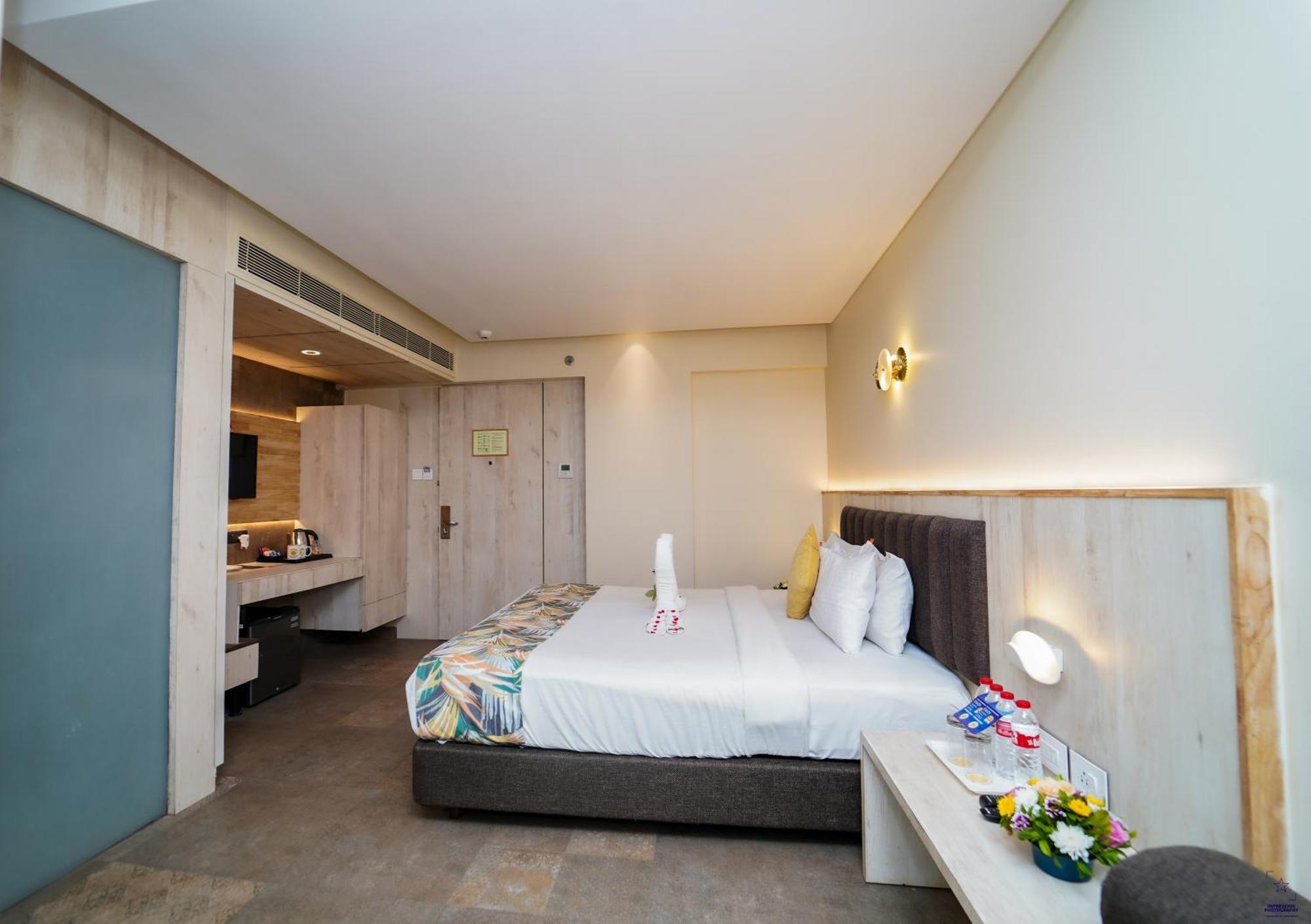 Hotel Citrus Prime Candolm, Goa Candolim Esterno foto